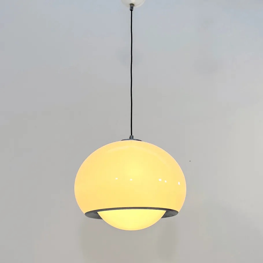 Sale Pamono White Bud Pendant Lamp by Studio 6G for Guzzini, 1970s