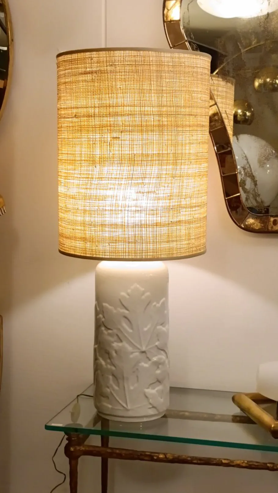 Discount Pamono White Ceramic Table Lamp with Embossed Leaf Details and Fabric Lampshade from Vivai del Sud, Italy, 1960s