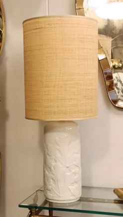 Discount Pamono White Ceramic Table Lamp with Embossed Leaf Details and Fabric Lampshade from Vivai del Sud, Italy, 1960s