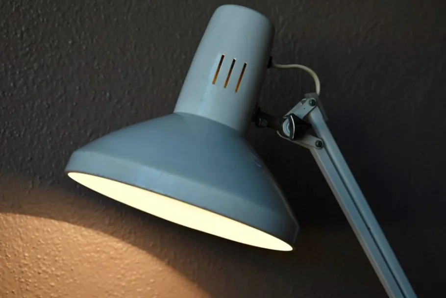 New Pamono White Metal Architects Articulated Desk Lamp by Ledu