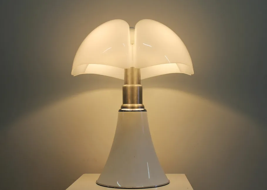 Best Pamono White Pipistrello Table or Floor Lamp by Gae Aulenti for Martinelli Luce, 1965