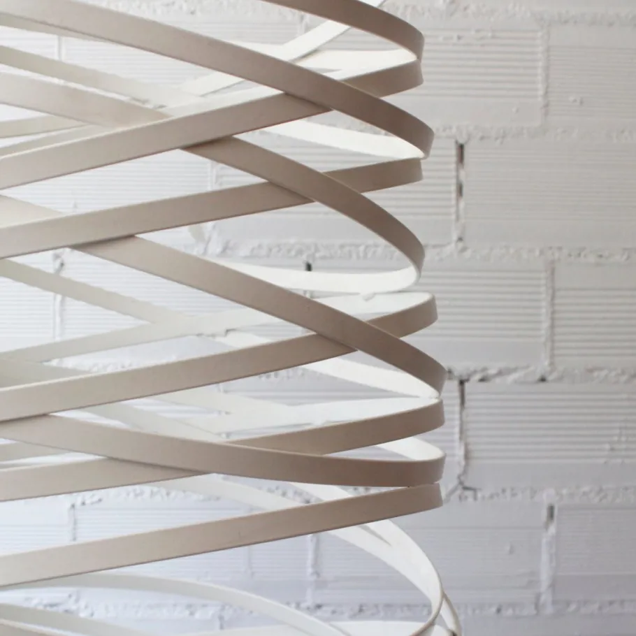 Pamono White Spiral Table Lamp