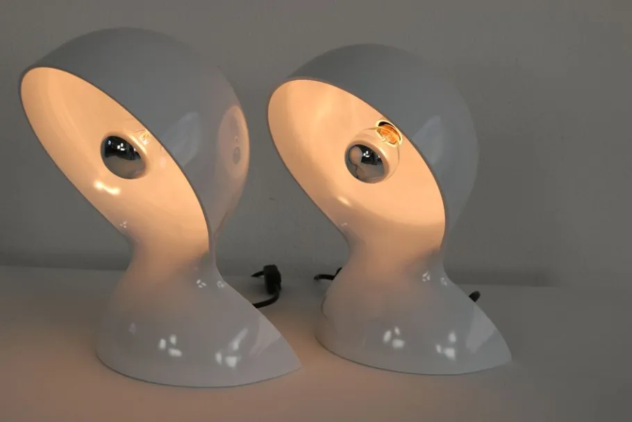 Outlet Pamono White Table Lamps Dalu by Vico Magistretti for Artemide, 1960s, Set of 2