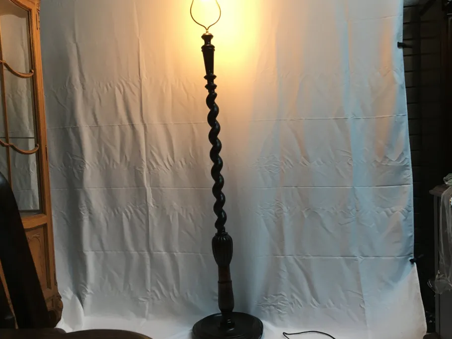 Hot Pamono Wooden Spiral Floor Lamp, 1940s