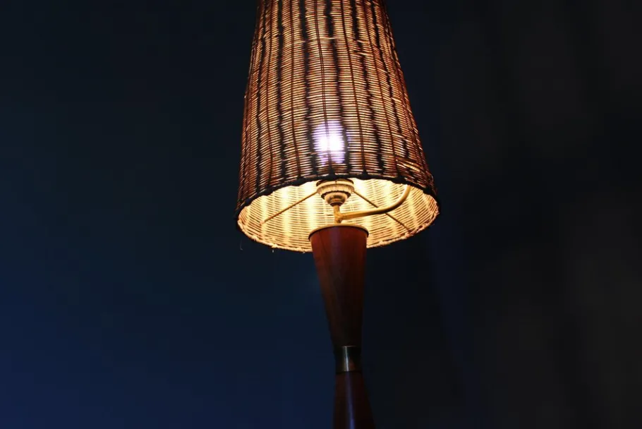 Outlet Pamono Wooden Table Lamp with Wicker Shade from Parker Knoll, Britain, 1960s