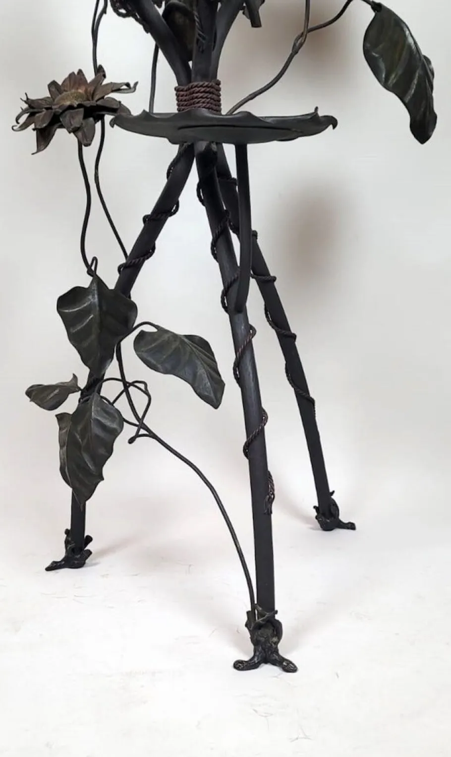 Outlet Pamono Wrought Iron Floor Lamp with Leaves, Flowers, and Parrot, 1960s